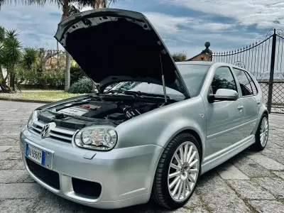 Usata VW Golf IV R 241 CV (177 kW) 2006 Berlina