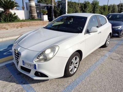 Usata Alfa Romeo Giulietta Distinctive 120 CV (88 kW) 2012 Bianco Utilitaria