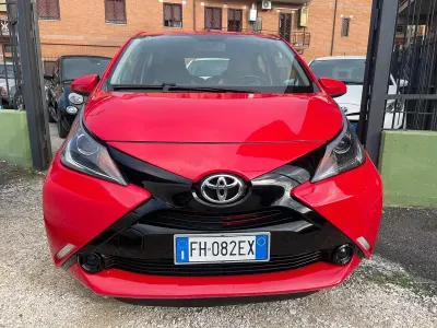 Usata Toyota Aygo X-cite 69 CV (50 kW) 2017 Rosso Utilitaria