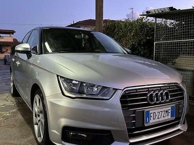 Usata Audi A1 Sportback Ambiente 90 CV (66 kW) 2015 Argento Utilitaria
