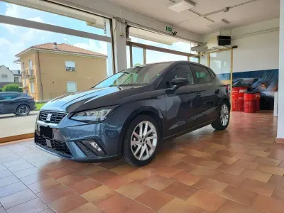 Usata Seat Ibiza FR 95 CV (69 kW) 2025 Grigio Utilitaria