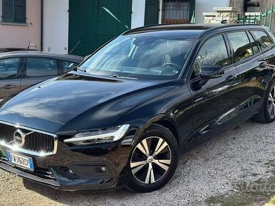 Usata Volvo V60 Business Edition 150 CV (110 kW) 2019 Nero Station wagon