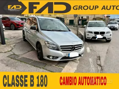 Usata Mercedes B180 109 CV (80 kW) 2012 Grigio Monovolume
