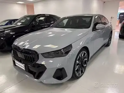 Usata BMW 520 M Sport 197 CV (144 kW) 2025 Grigio Berlina