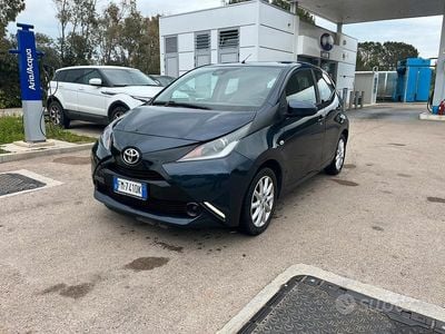 Usata Toyota Aygo 69 CV (50 kW) 2018 Nero Utilitaria