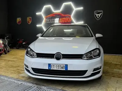Usata VW Golf VII Trendline 105 CV (77 kW) 2014 Bianco Berlina