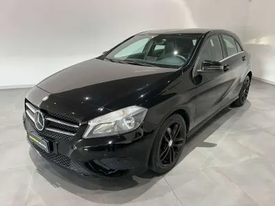 Usata Mercedes A180 122 CV (89 kW) 2012 Nero Berlina