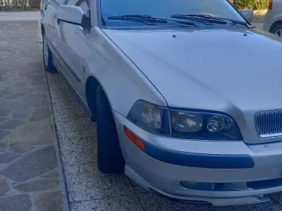 Usata Volvo V40 102 CV (75 kW) 2001 Grigio Station wagon