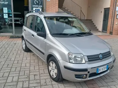 Usata Fiat Panda 69 CV (50 kW) 2006 Grigio Utilitaria