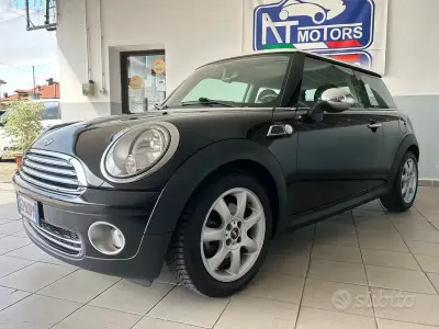 Usata Mini Cooper 122 CV (89 kW) 2010 Nero Utilitaria