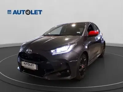Usata Toyota Yaris Hybrid 92 CV (67 kW) 2022 Grigio Berlina
