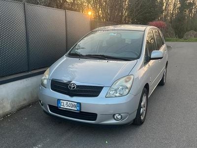 Usata Toyota Corolla Verso 2004 Monovolume