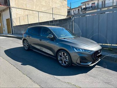 Usata Ford Focus ST-Line 115 CV (84 kW) 2024 Grigio Berlina
