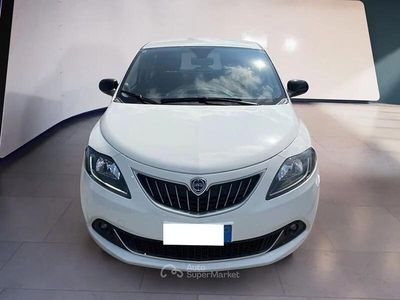 Usata Lancia Ypsilon Gold 69 CV (50 kW) 2022 Bianco Utilitaria