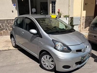 Usata Toyota Aygo 68 CV (50 kW) 2010 Grigio Utilitaria
