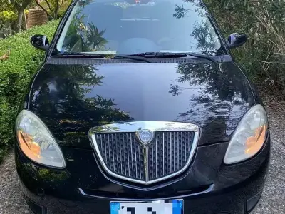 Usata Lancia Ypsilon 90 CV (66 kW) 2009 Nero Utilitaria