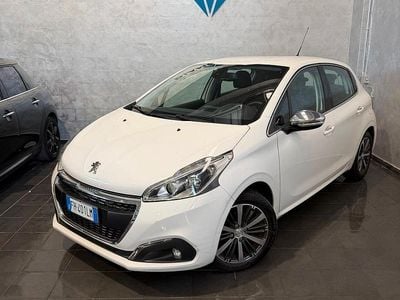 Usata Peugeot 208 Allure 82 CV (60 kW) 2017 Bianco Utilitaria