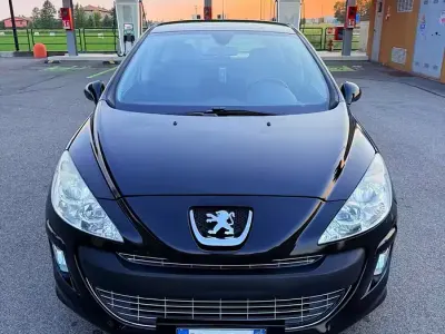 Usata Peugeot 308 95 CV (69 kW) 2008 Bluazzurro Berlina