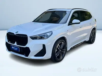 Usata BMW X1 M Sport 204 CV (150 kW) 2023 Bianco pastello SUV