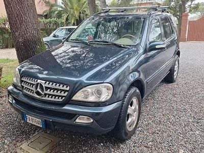 Usata Mercedes ML270 163 CV (119 kW) 2002 Blu SUV