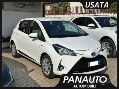 Usata Toyota Yaris Hybrid Business Edition 73 CV (53 kW) 2019 Bianco Berlina