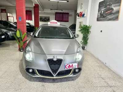 Usata Alfa Romeo Giulietta Distinctive 120 CV (88 kW) 2016 Grigio Utilitaria