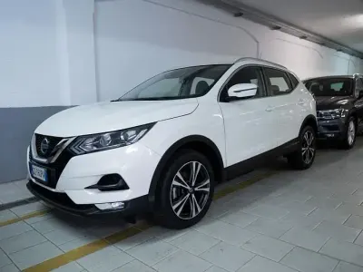 Usado Nissan Qashqai Acenta Premium 140 HP (102 kW) 2021 Branco SUV