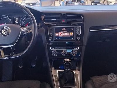 Begagnad VW Golf VII 110 HK (80 kW) 2017 Halvkombi