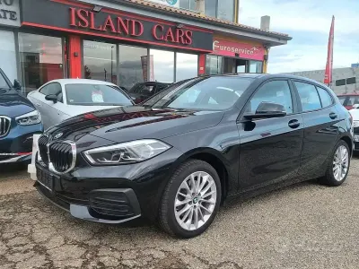 Begagnad BMW 118 Advantage 136 HK (100 kW) 2021 Svart Halvkombi