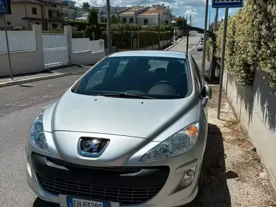 Usata Peugeot 308 92 CV (67 kW) 2011 Berlina