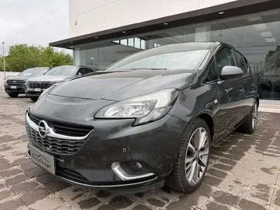 Używany Opel Corsa Innovation 90 KM (66 kW) 2017 Szary Hatchback
