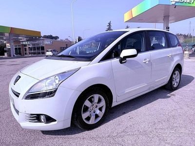 Usata Peugeot 5008 Family 112 CV (82 kW) 2011 Bianco Monovolume
