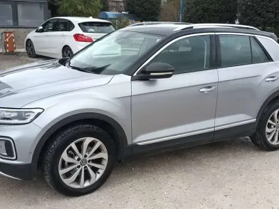 Usata VW T-Roc Style 150 CV (110 kW) 2023 Argento SUV