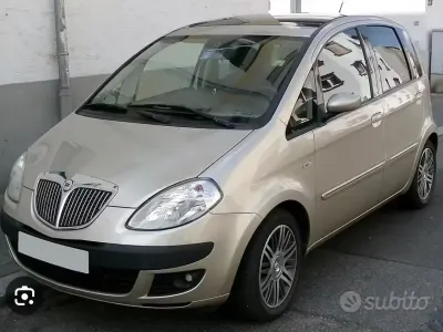 Usata Lancia Musa 90 CV (66 kW) 2006 Giallo Monovolume