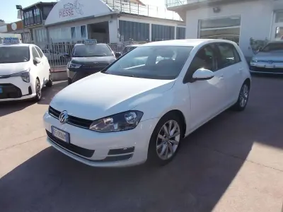 Usata VW Golf VII Highline 110 CV (80 kW) 2016 Pure white Berlina