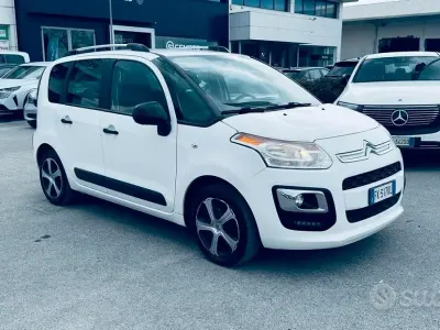 Usado Citroën C3 Picasso Exclusive 99 CV (72 kW) 2017 Blanco Monovolumen