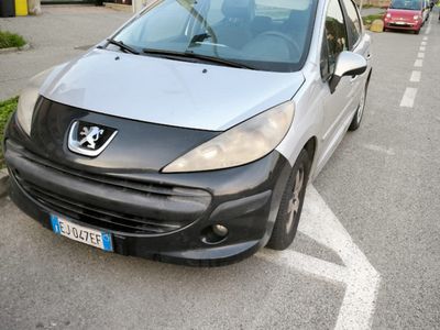 usata Peugeot 207 neopatentati 1.4hdi 2011 68cv