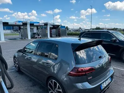 Usata VW Golf VIII GTI 245 CV (180 kW) 2021 Grigio Berlina