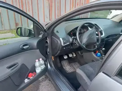 Usata Peugeot 206 60 CV (44 kW) 2009 Berlina