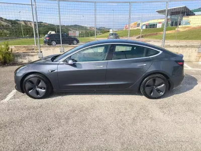Usata Tesla Model 3 100 kW (136 CV) 2020 Grigio Berlina