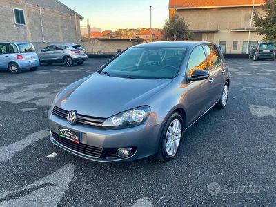 Usata VW Golf VI Highline 105 CV (77 kW) 2010 Grigio Utilitaria