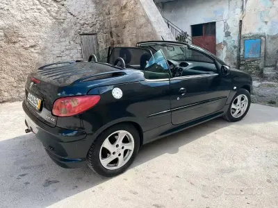 Usata Peugeot 206 CC 109 CV (80 kW) 2004 Nero Cabrio