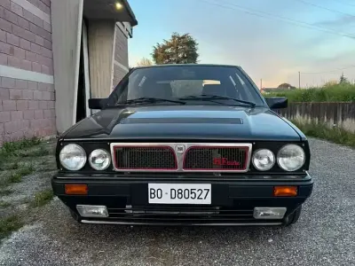 Usata Lancia Delta 140 CV (102 kW) 1989 Utilitaria