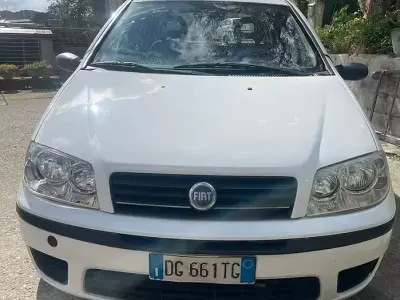 Usata Fiat Punto 69 CV (50 kW) 2007 Utilitaria