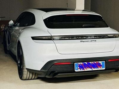Usata 2022 Porsche Taycan Sport Turismo Station wagon | 85.000 € (Molto cara)