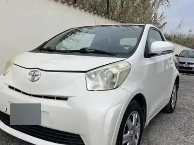Begagnad Toyota iQ 68 HK (50 kW) 2009 Vit Halvkombi