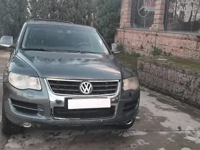 Usata VW Touareg Style 166 CV (122 kW) 2007 Grigio SUV