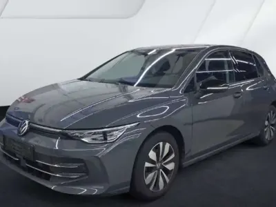 Usata VW Golf VIII Goal 150 CV (110 kW) 2025 Dolphin grey metallizzato Berlina