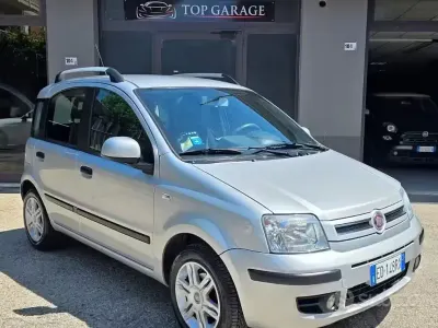 Usata Fiat Panda Emotion 69 CV (50 kW) 2010 Grigio Utilitaria