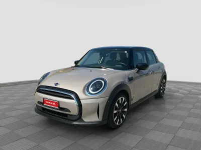 Usata Mini Cooper Business 136 CV (100 kW) 2023 Rooftop grey Utilitaria